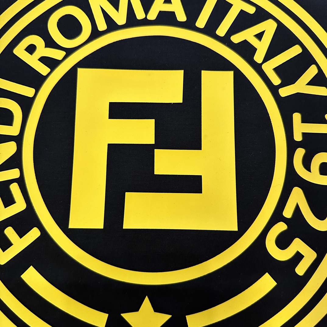 Replica Fendi Mens T Shirt Medium Black Cotton Gold Raised Ff Circle Logo Short