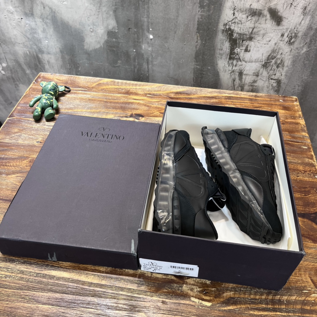 Replica Valentino  Sneakers for man