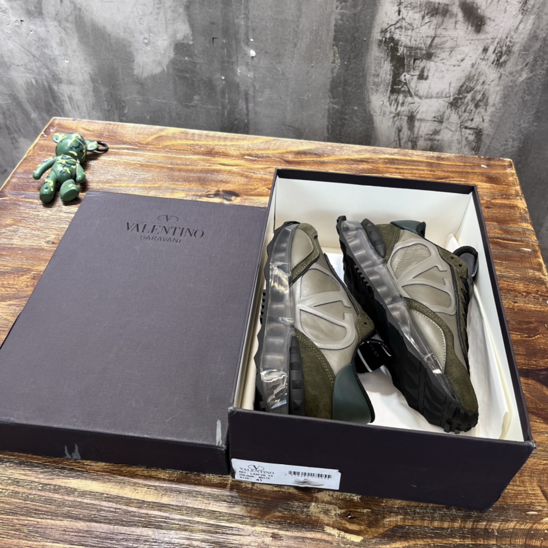 Replica Valentino  Sneakers for man