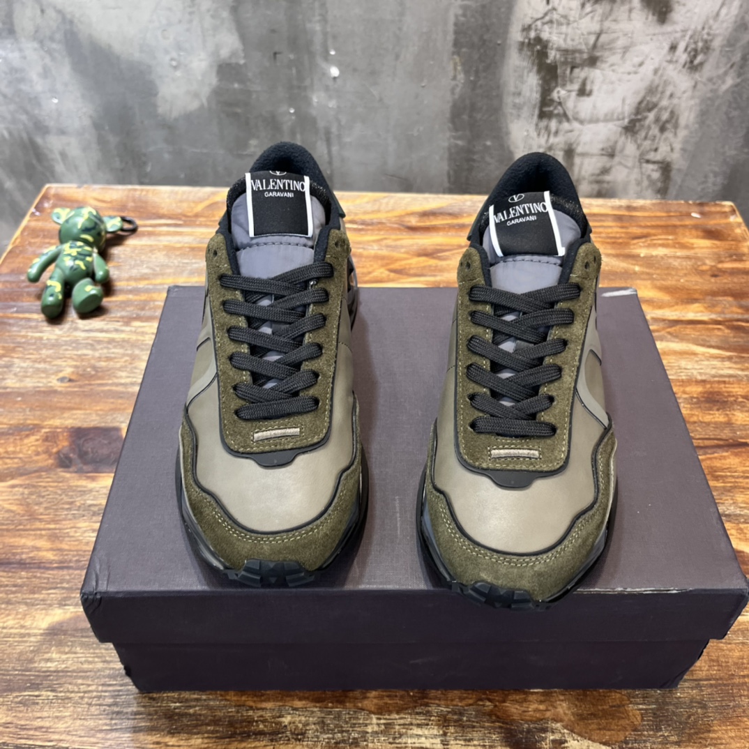 Replica Valentino  Sneakers for man