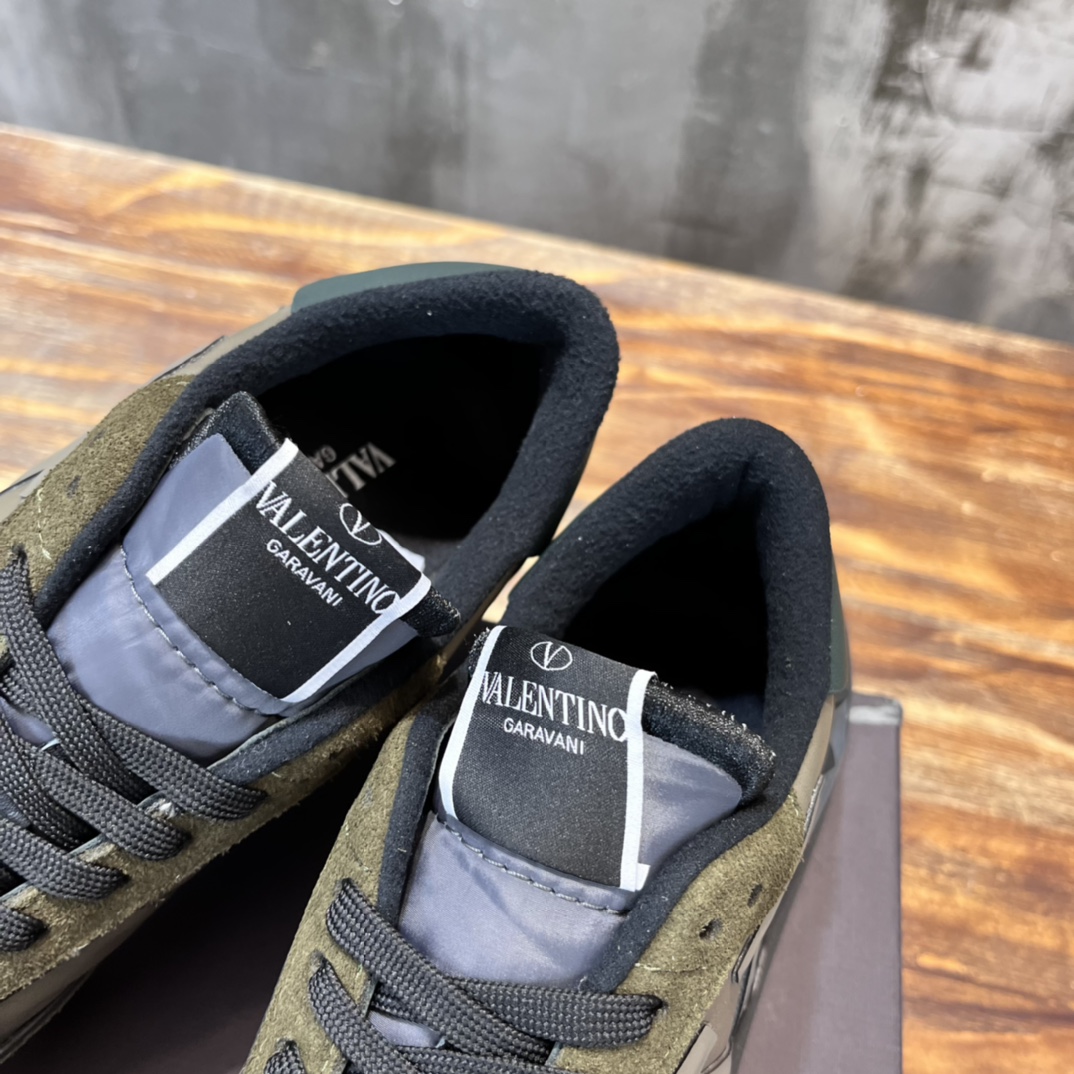 Replica Valentino  Sneakers for man