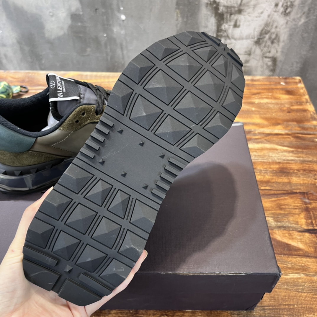 Replica Valentino  Sneakers for man