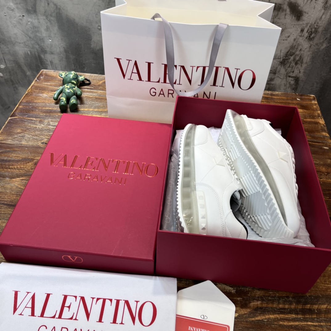 Replica Valentino  Sneakers for man