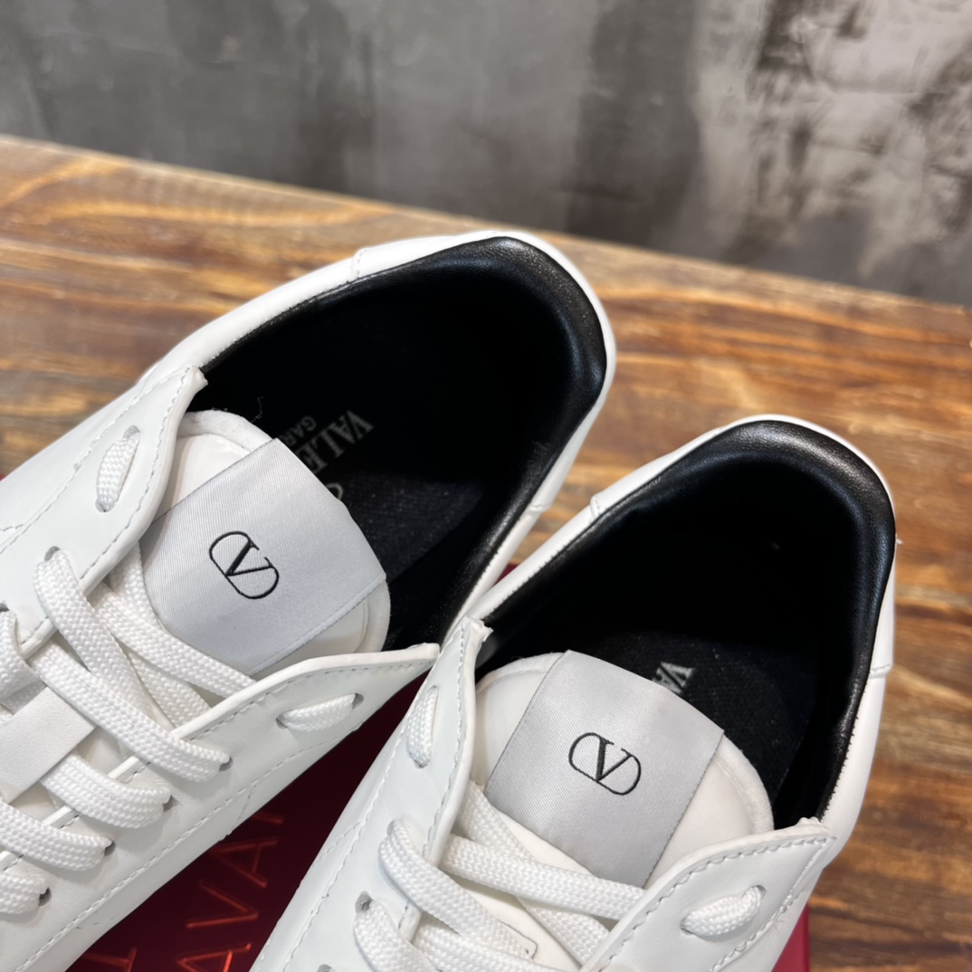 Replica Valentino  Sneakers for man