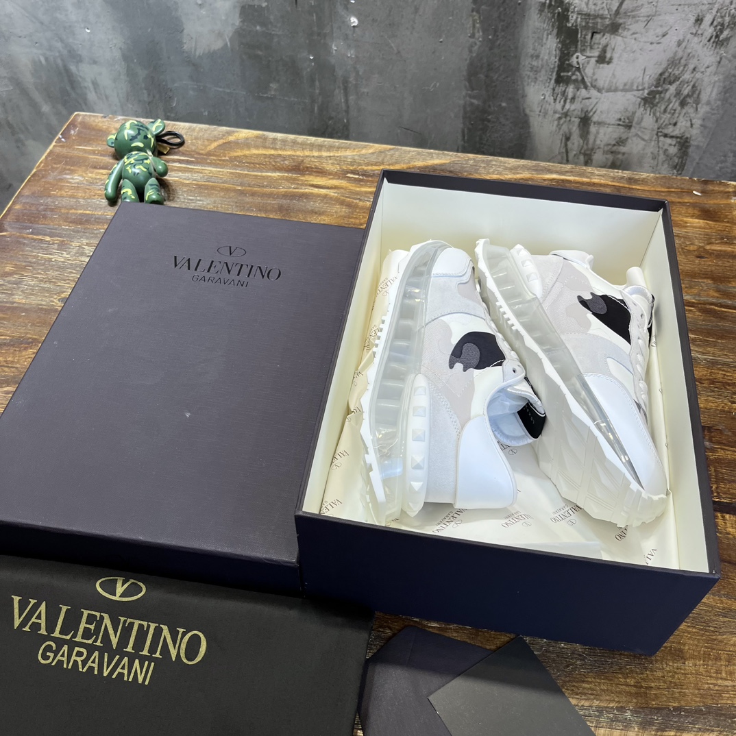 Replica Valentino  Sneakers for man