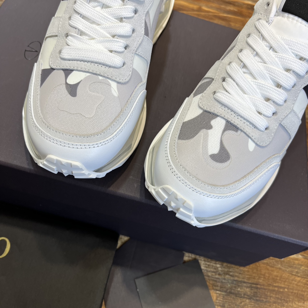 Replica Valentino  Sneakers for man