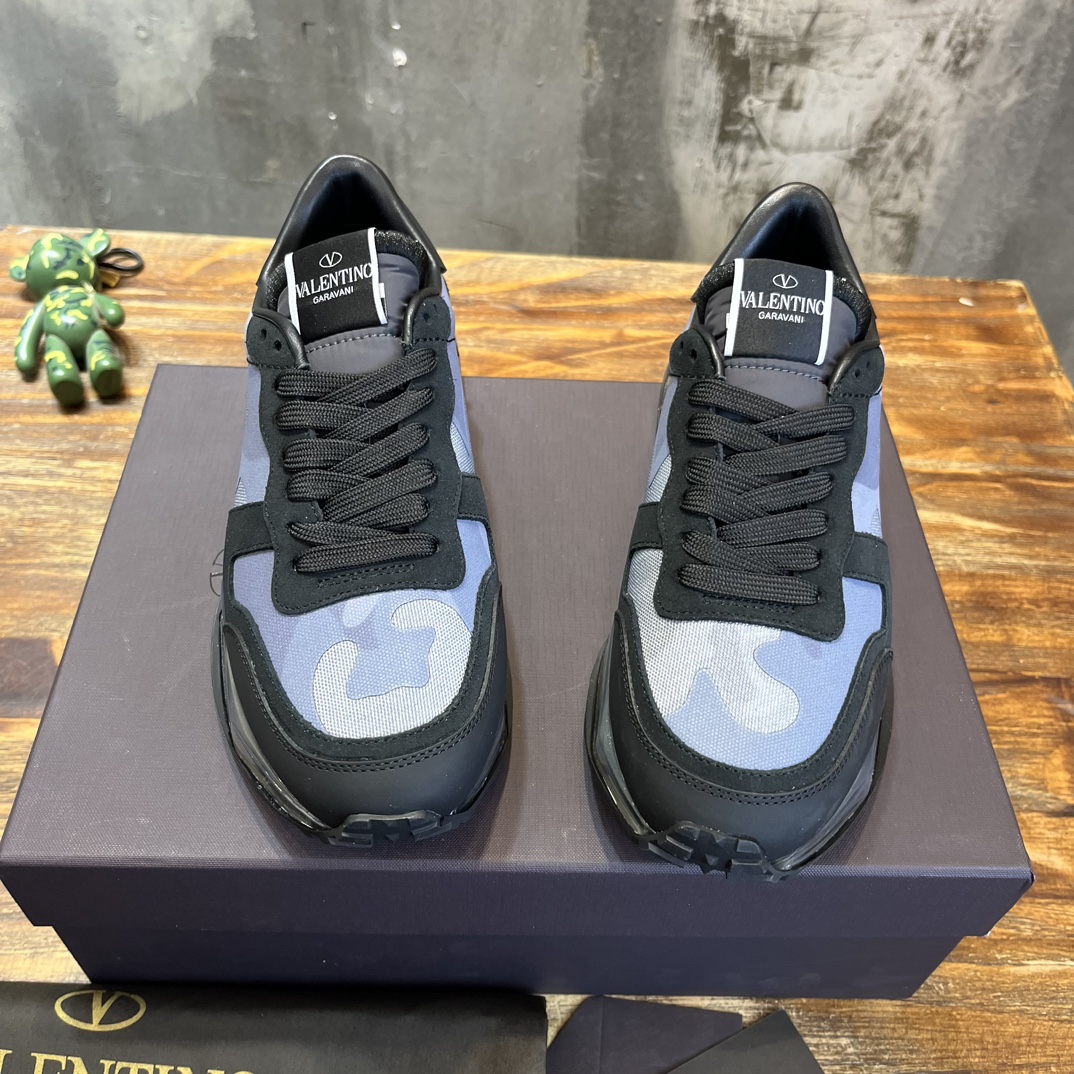 Replica Valentino  Sneakers for man