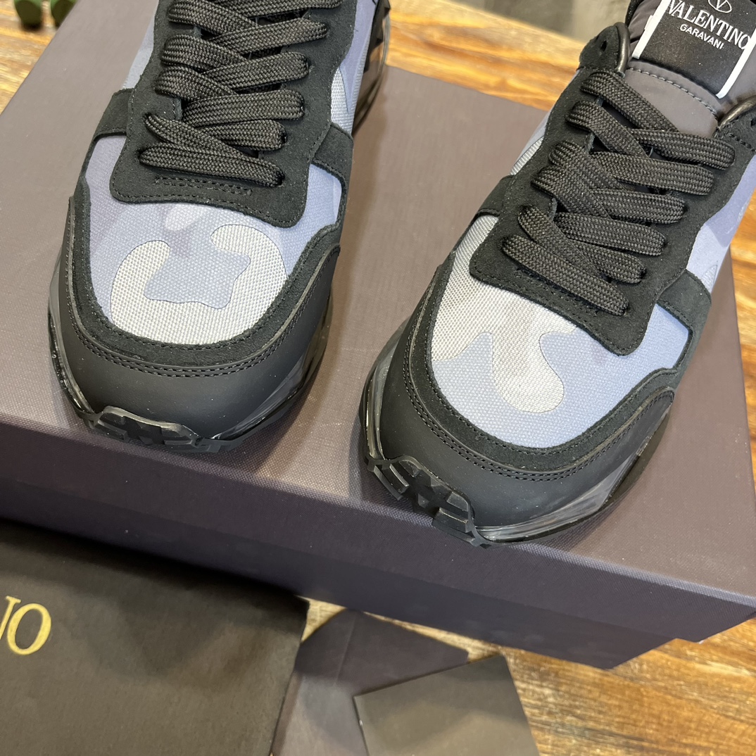 Replica Valentino  Sneakers for man