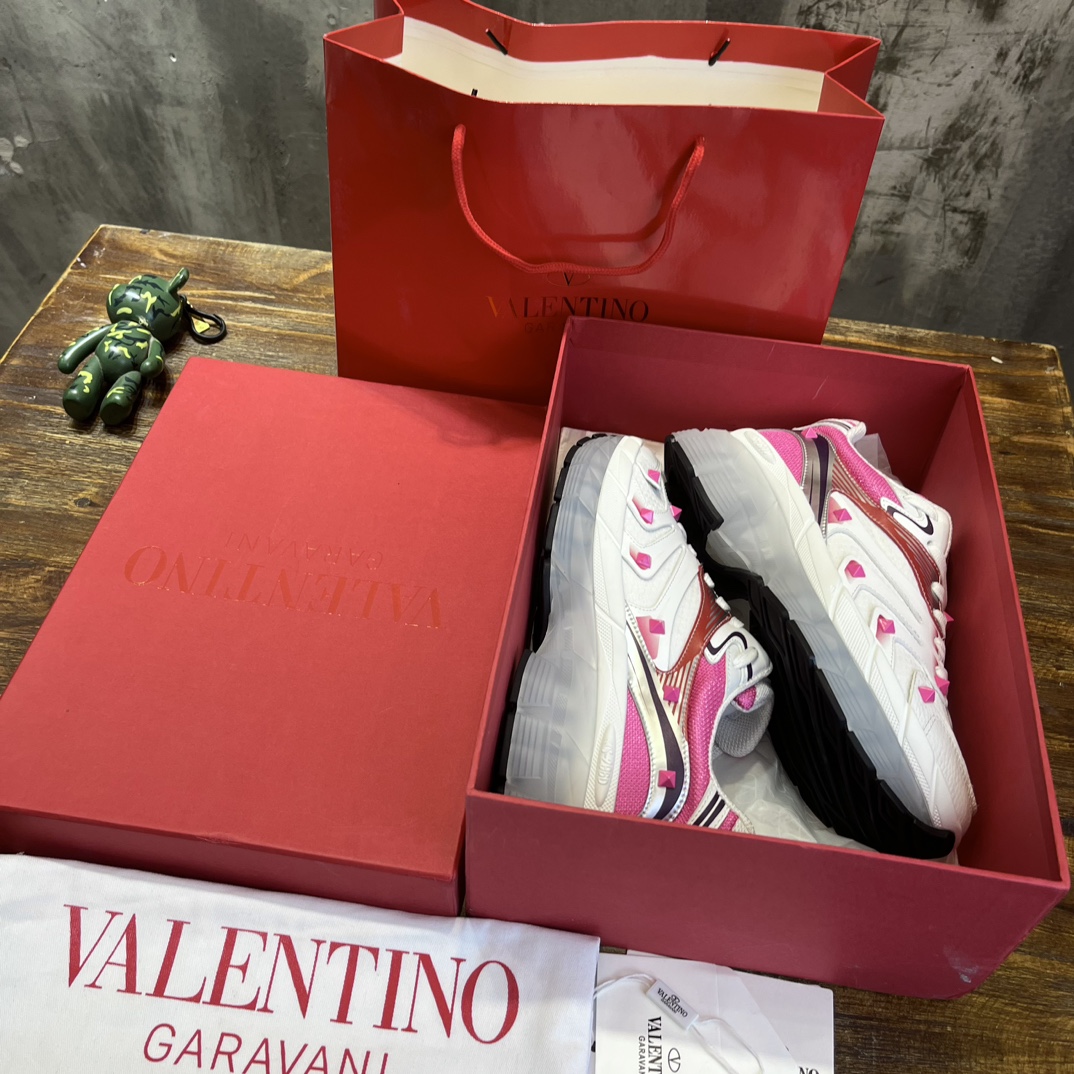 Replica Valentino  Sneakers for man