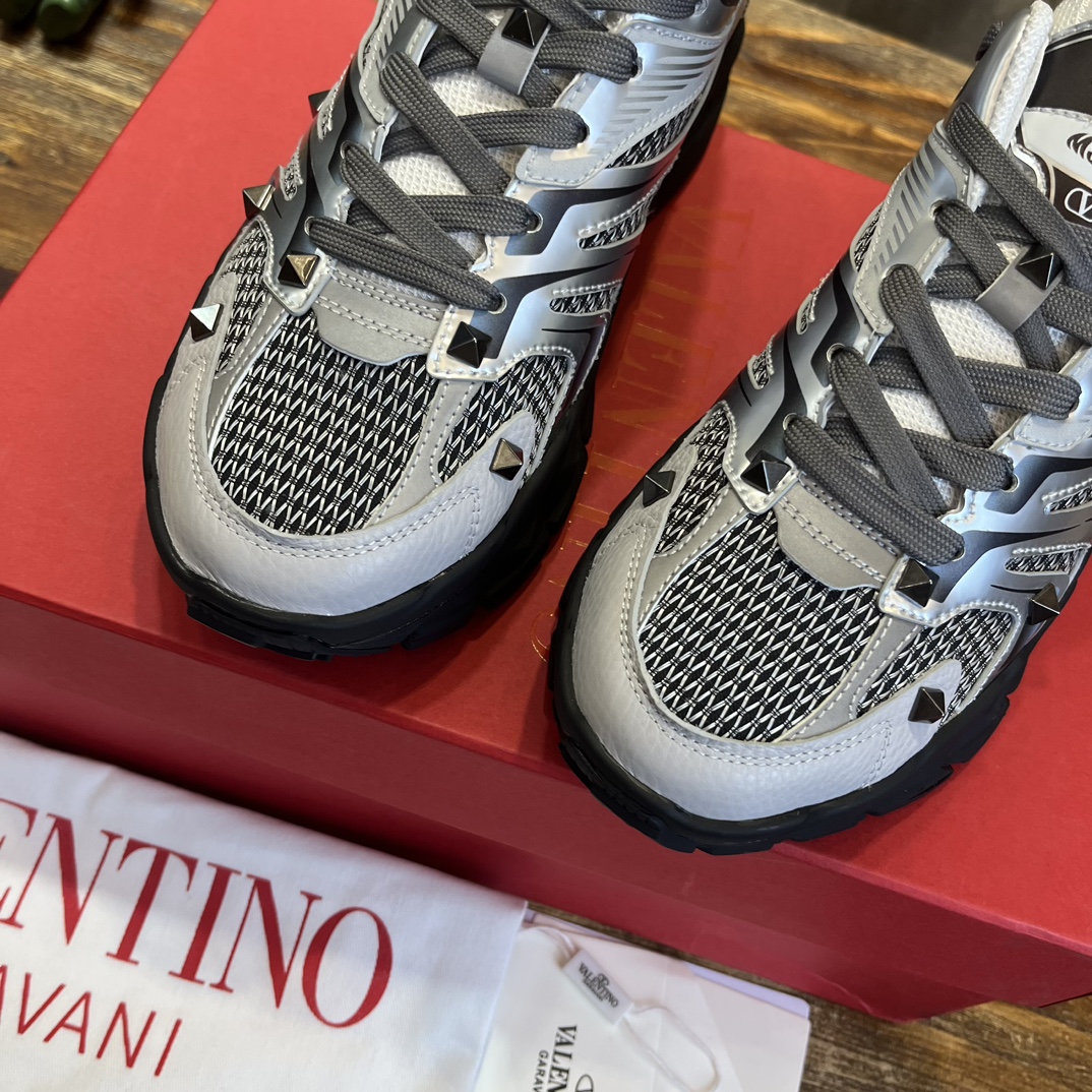 Replica Valentino  Sneakers for man