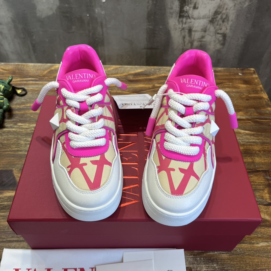 Replica Valentino  Sneakers for man