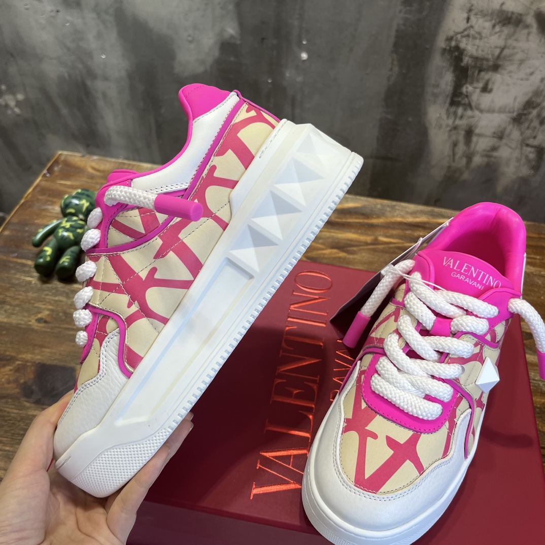 Replica Valentino  Sneakers for man