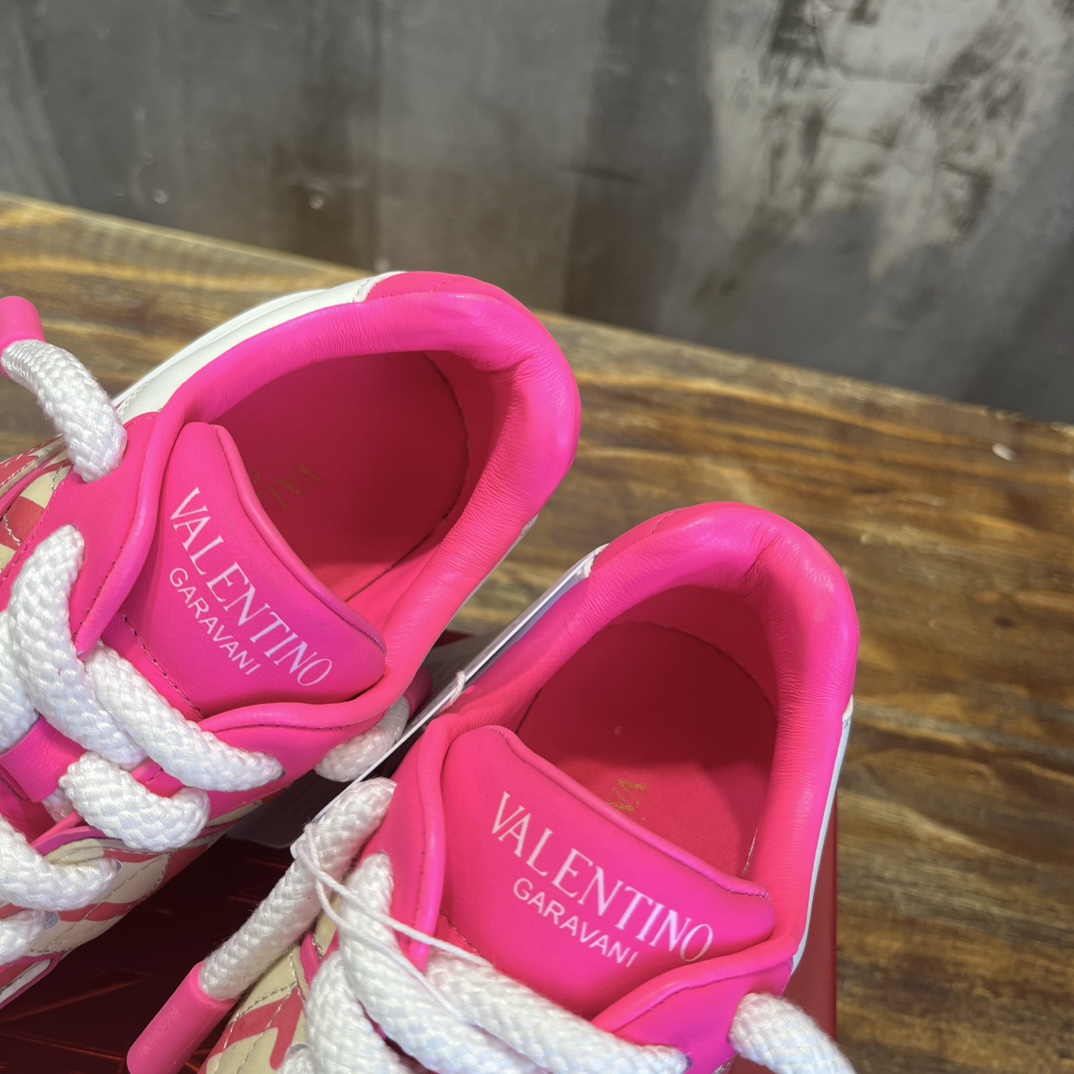 Replica Valentino  Sneakers for man