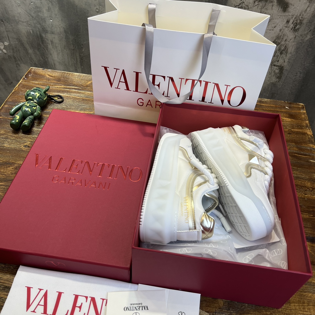 Replica Valentino  Sneakers for man