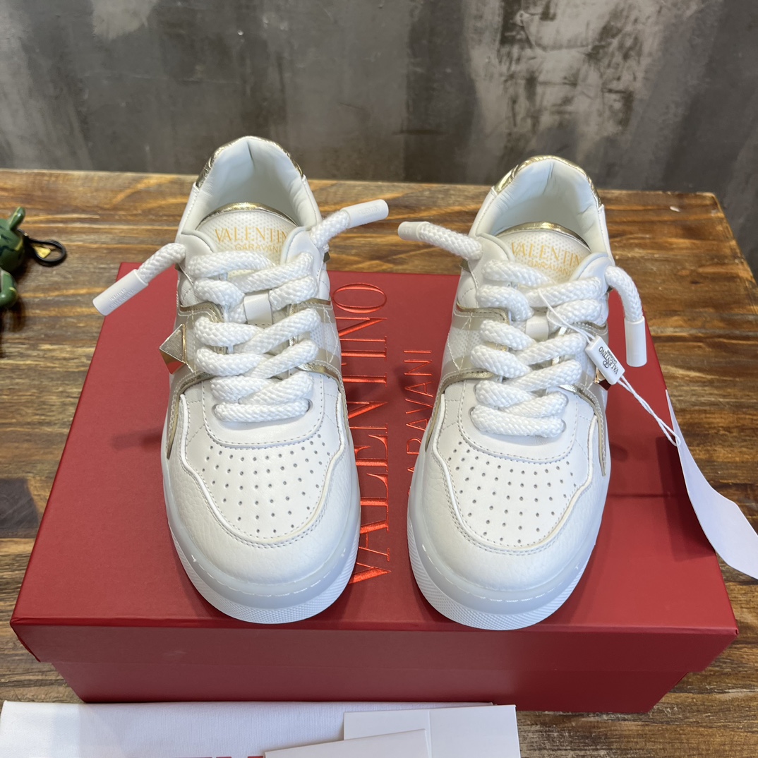 Replica Valentino  Sneakers for man