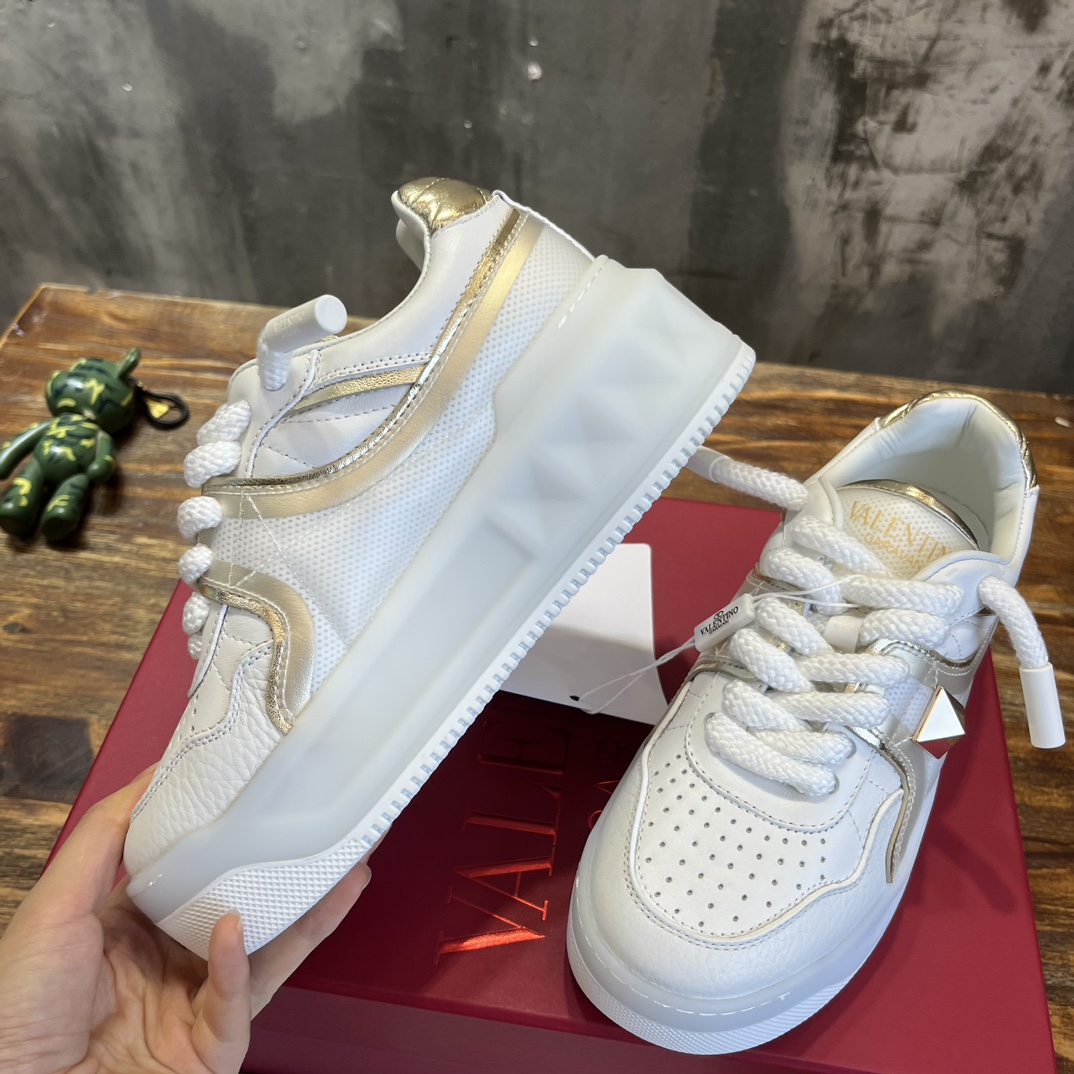 Replica Valentino  Sneakers for man