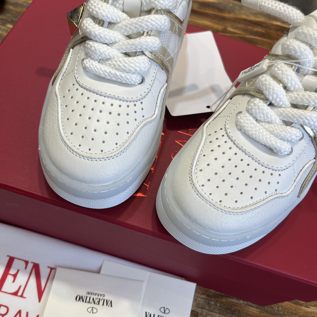 Replica Valentino  Sneakers for man