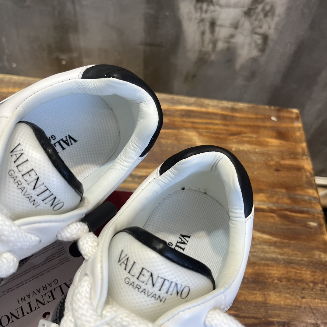 Replica Valentino Garavani Vlogo Netrunner Sneakers