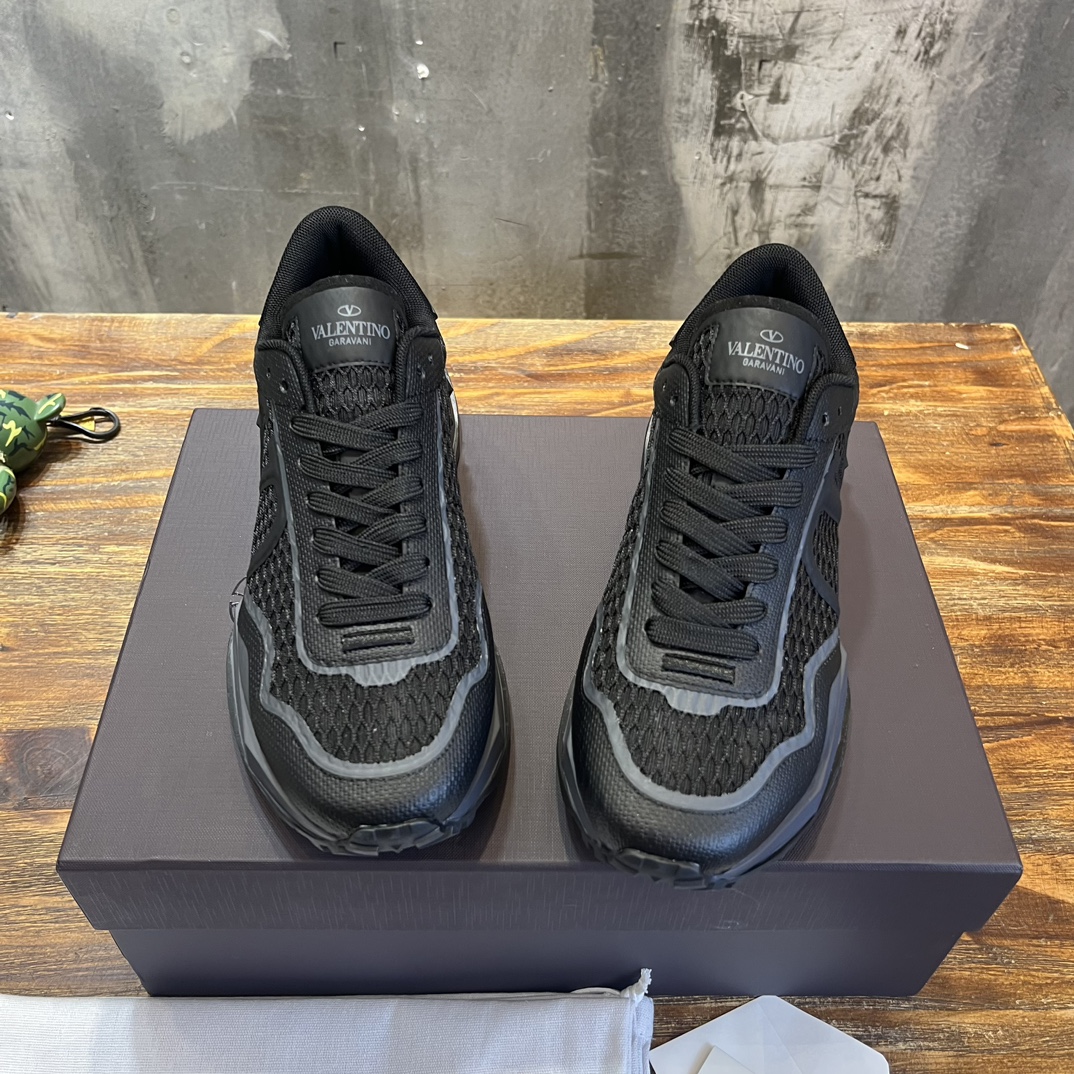 Replica Valentino Garavani Vlogo Netrunner Sneakers