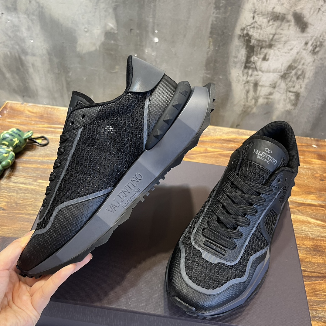 Replica Valentino Garavani Vlogo Netrunner Sneakers