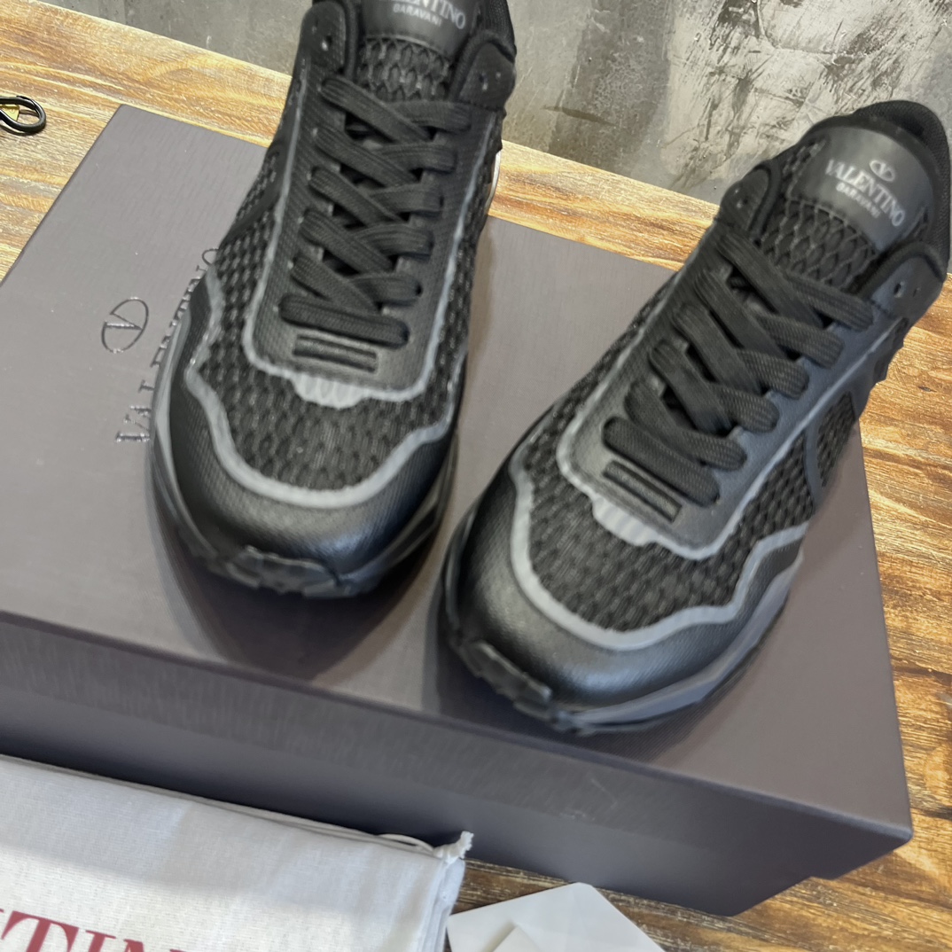 Replica Valentino Garavani Vlogo Netrunner Sneakers