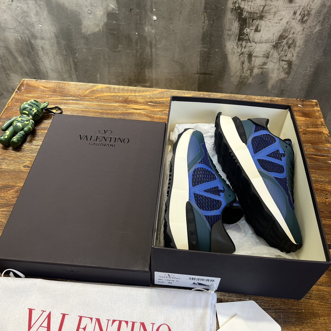 Replica Valentino Garavani Vlogo Netrunner Sneakers