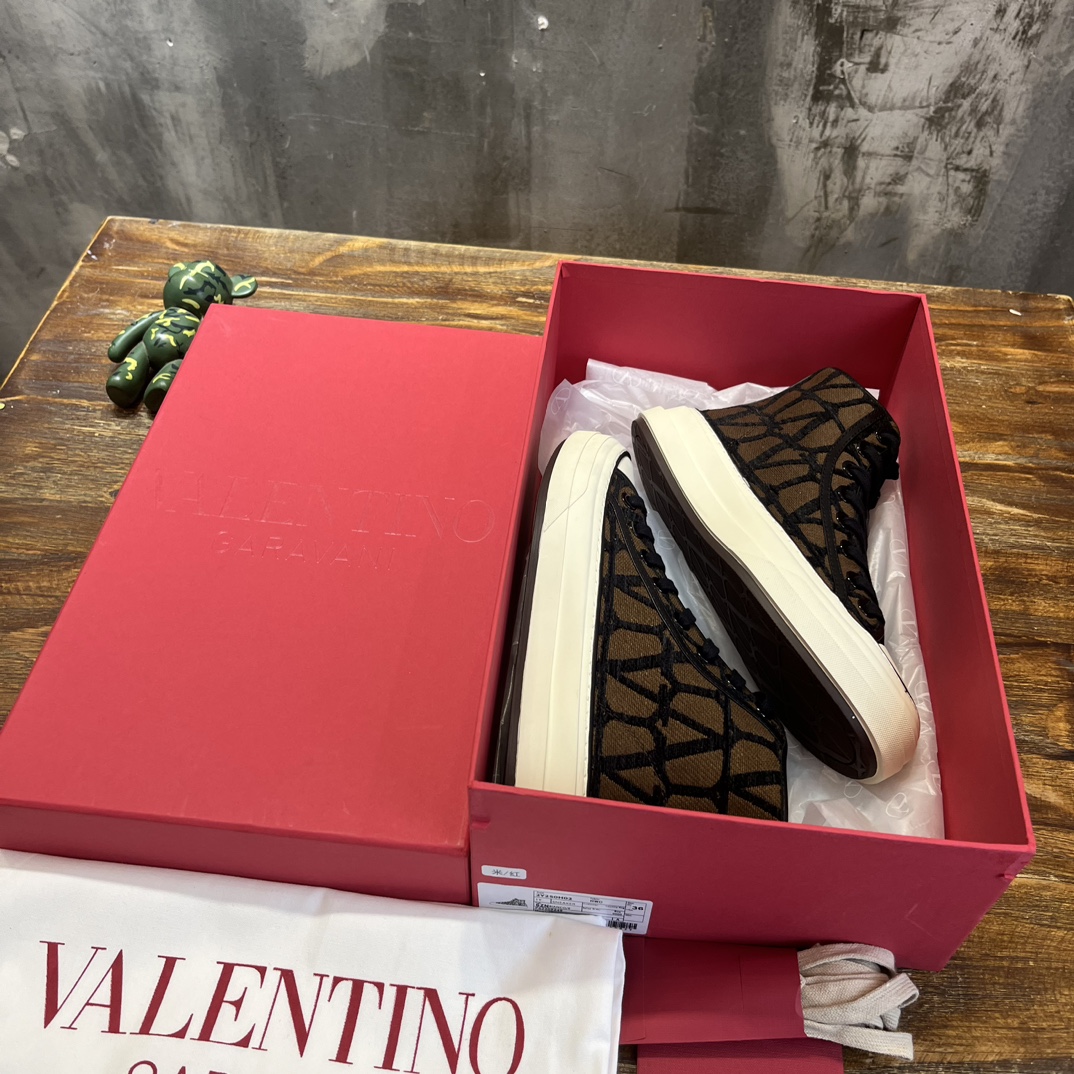 Replica Valentino Garavani High-Top Sneakers