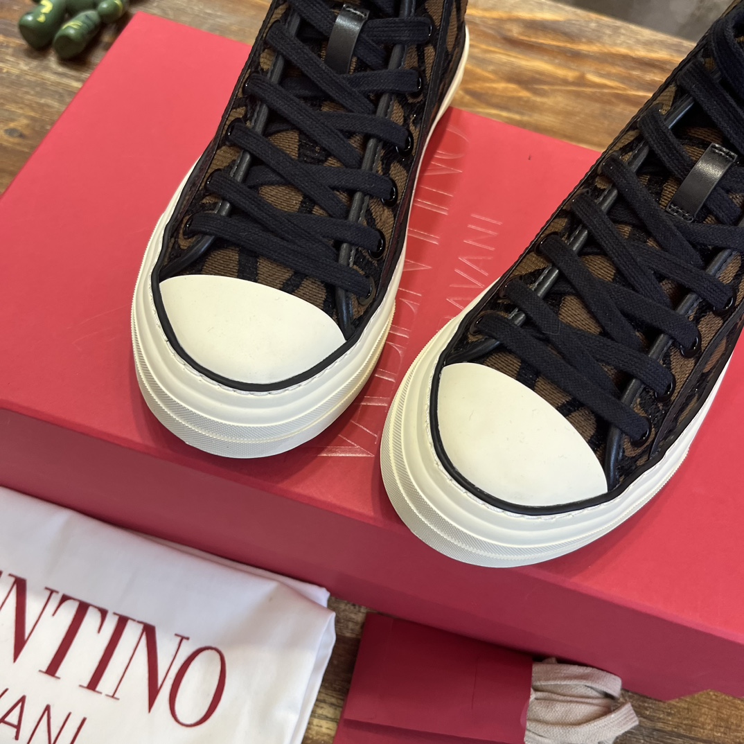 Replica Valentino Garavani High-Top Sneakers