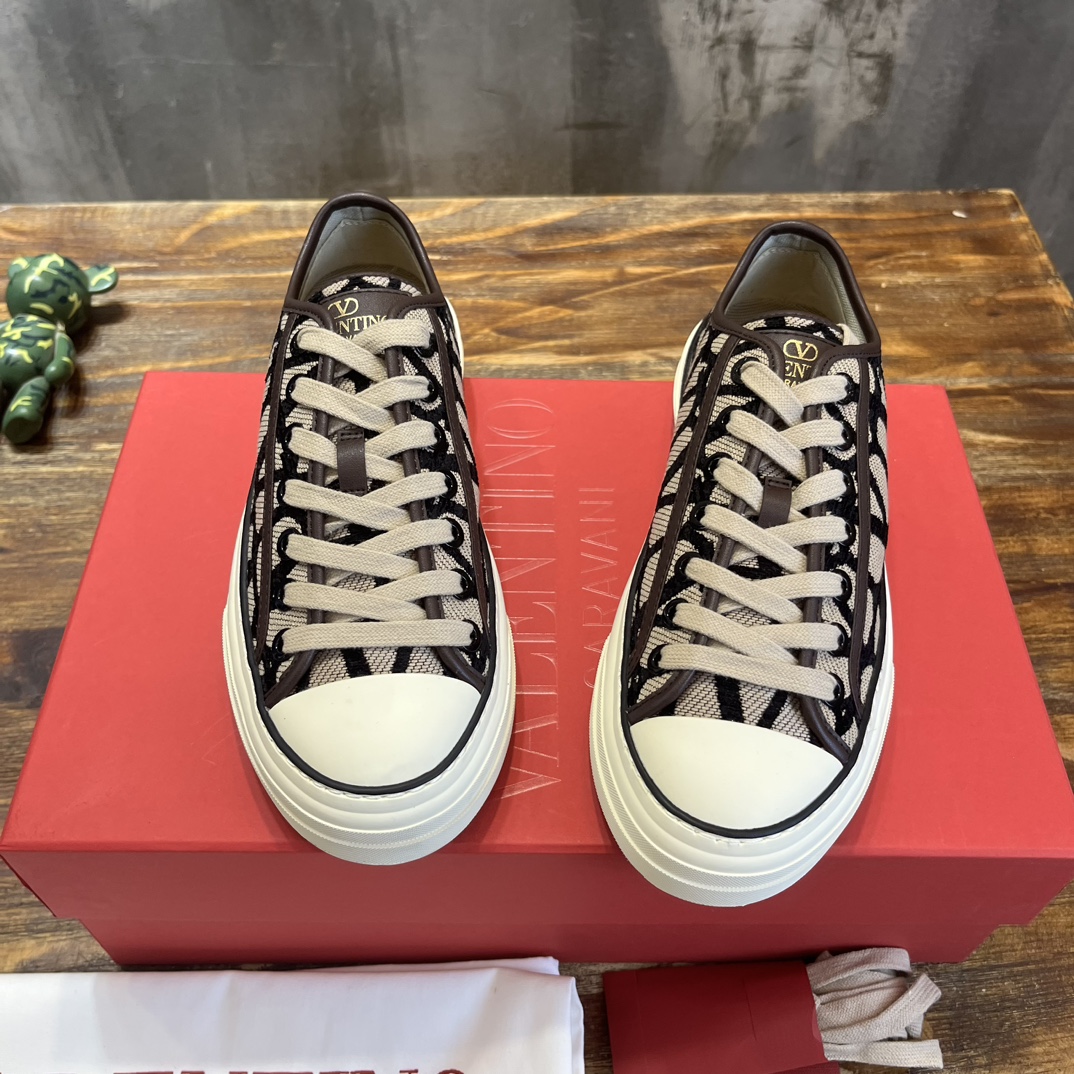 Replica Vintage Sneaker for man