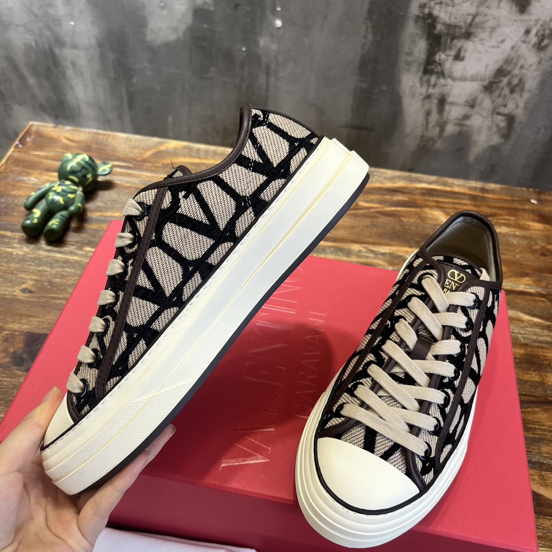 Replica Vintage Sneaker for man