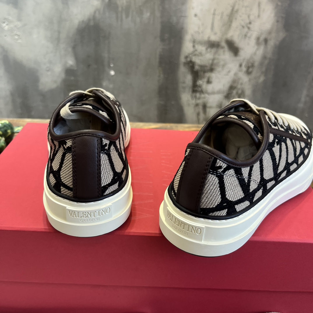 Replica Vintage Sneaker for man