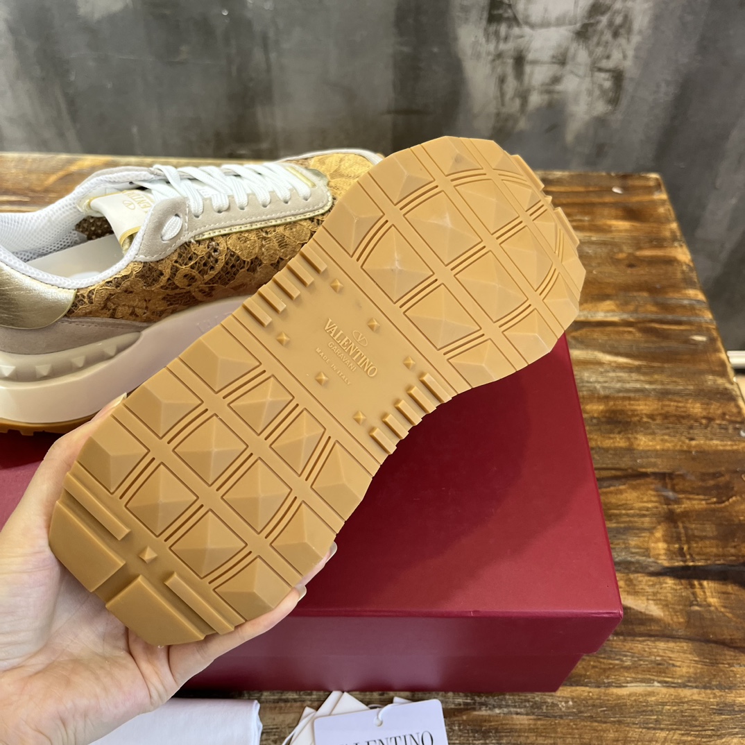 Replica Valentino Garavani Lacerunner Sneakers