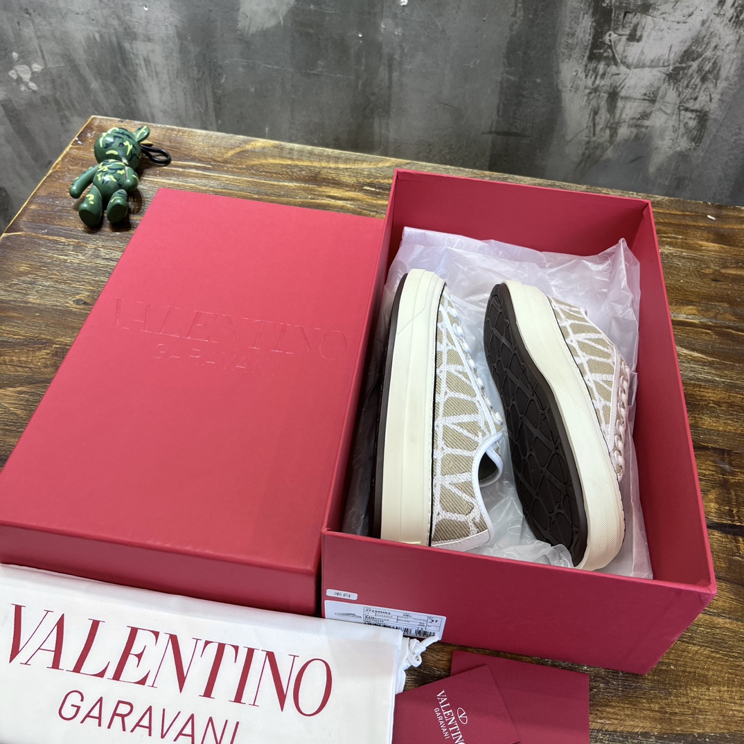 Replica Valentino Garavani Sneakers & Athletic Shoes