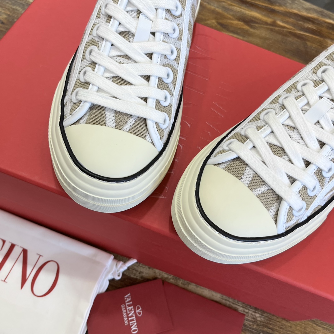 Replica Valentino Garavani Sneakers & Athletic Shoes