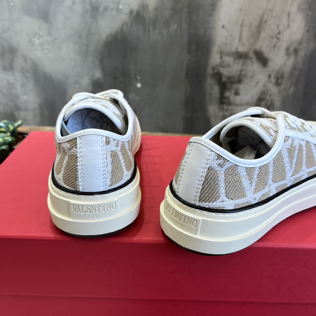 Replica Valentino Garavani Sneakers & Athletic Shoes