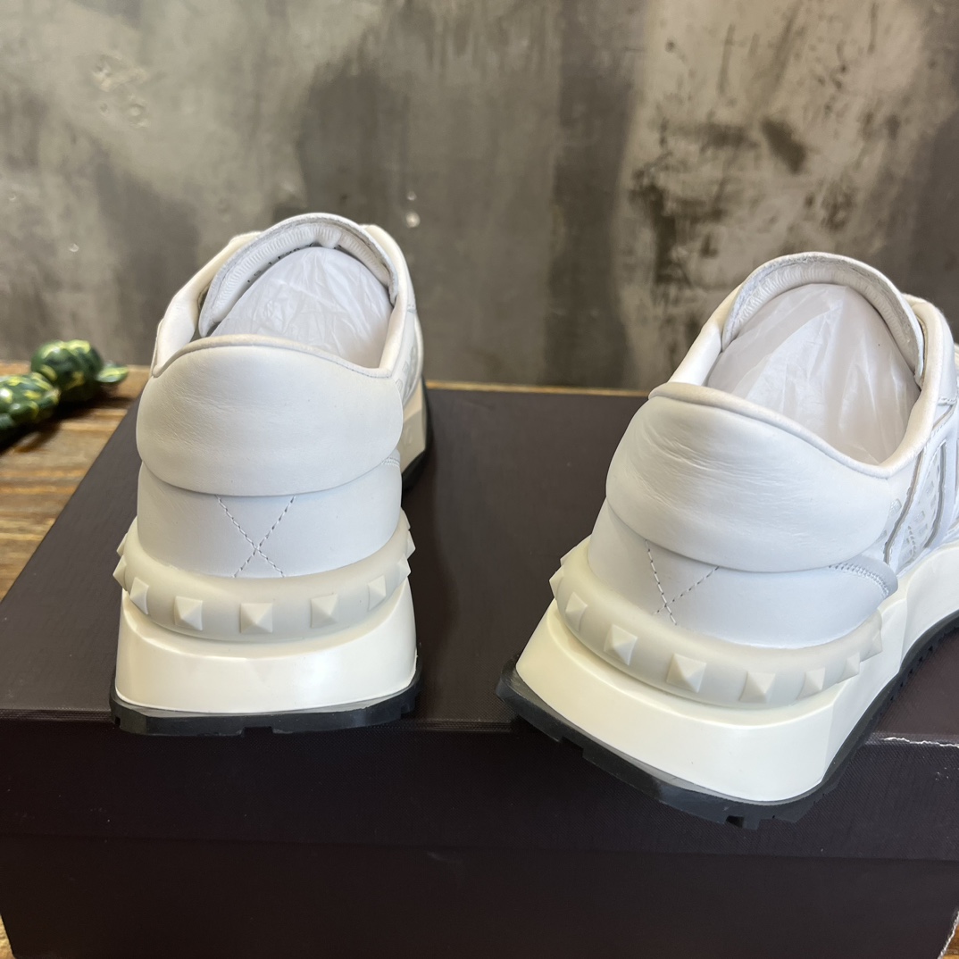 Replica Valentino Garavani sneakers for man