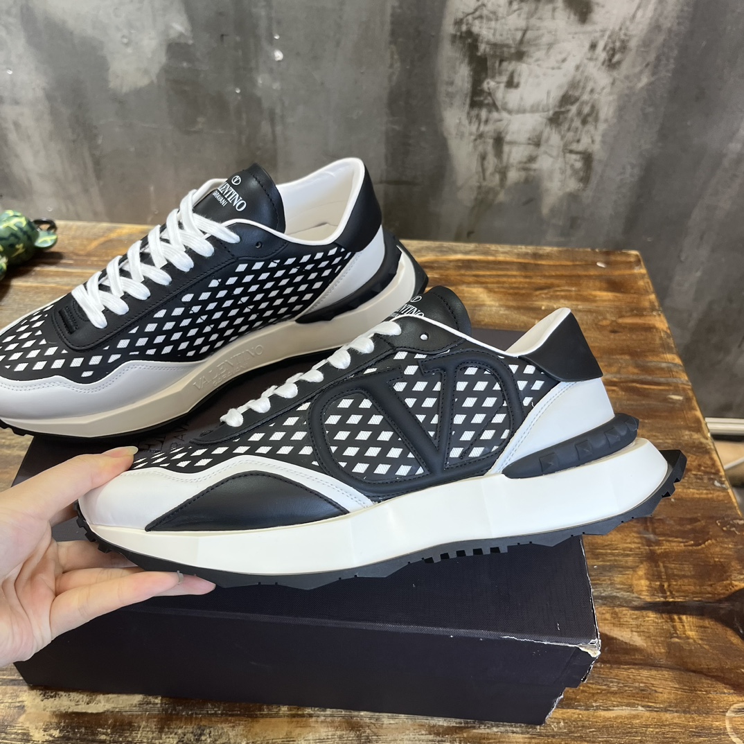 Replica Valentino Men's Vintage Runner Sneakers