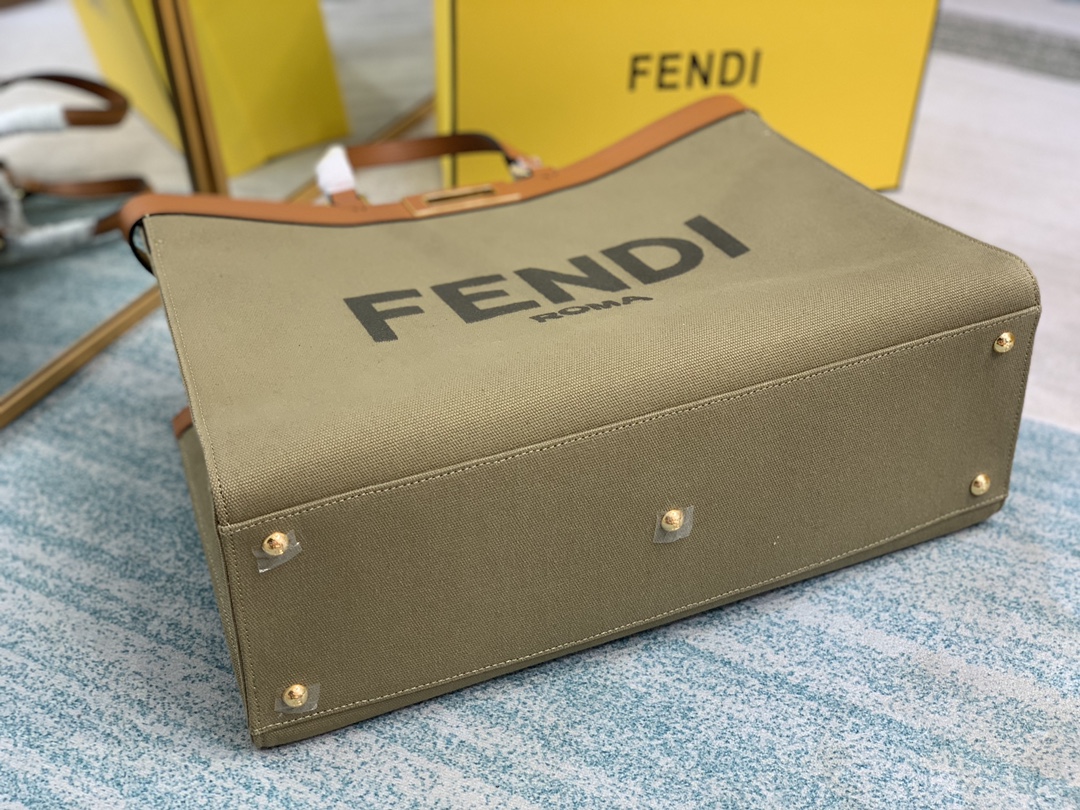 Replica Fendi Peekaboo X-Tote Handbags