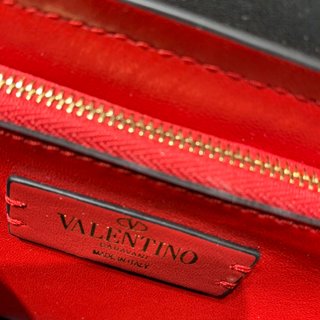 Replica Valentino Garavani Vcase Handbags