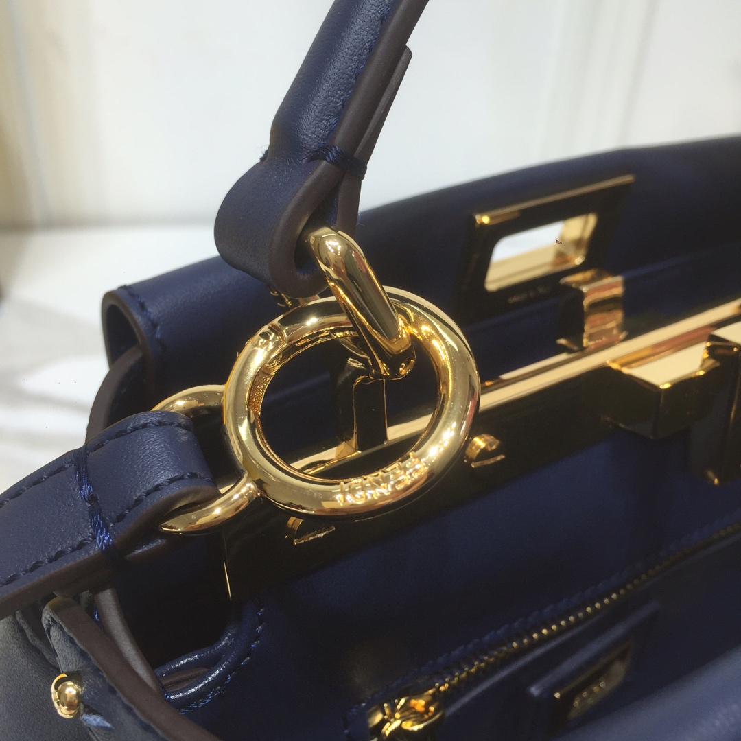 Replica Fendi Peekaboo Handbags