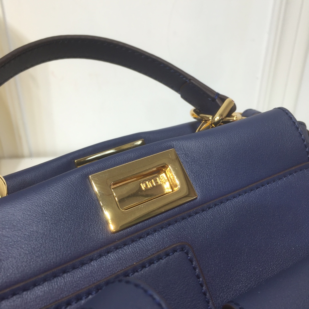 Replica Fendi Peekaboo Handbags