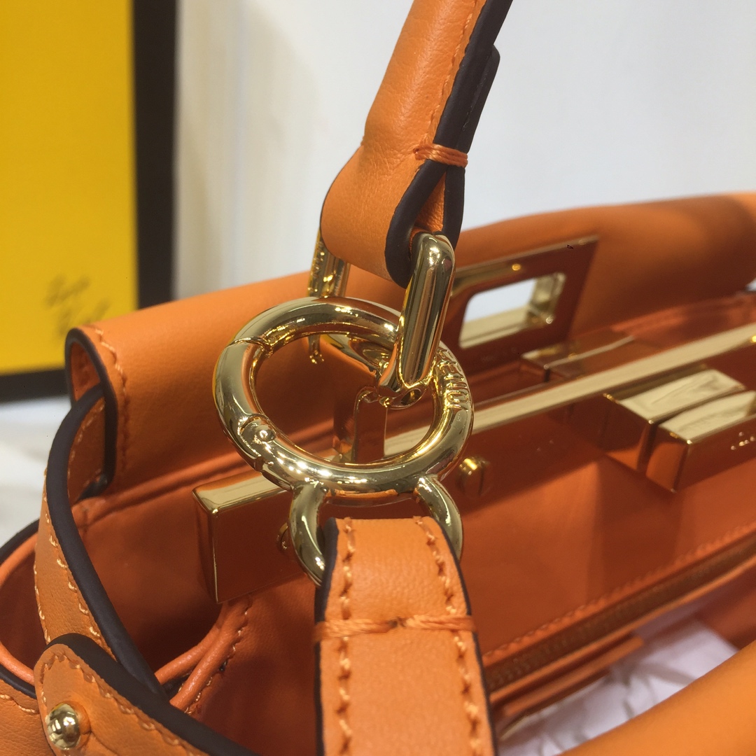 Replica Fendi Peekaboo Handbags