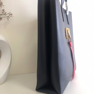 Replica Valentino Garavani N/S Vring Handbags