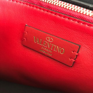 Replica Valentino Garavani Vring Handbags