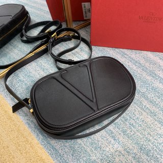 Replica Valentino Garavani Rockstud Handbags