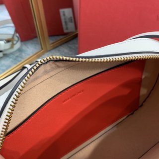 Replica Valentino Garavani Rockstud Handbags