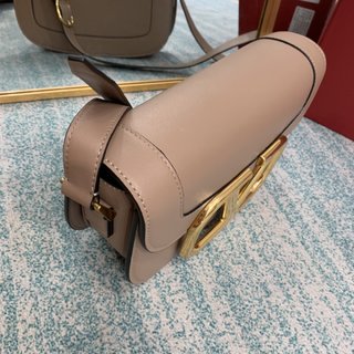 Replica Valentino Garavani MAXI Handbags