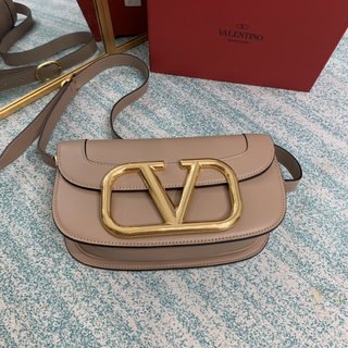 Replica Valentino Garavani MAXI Handbags