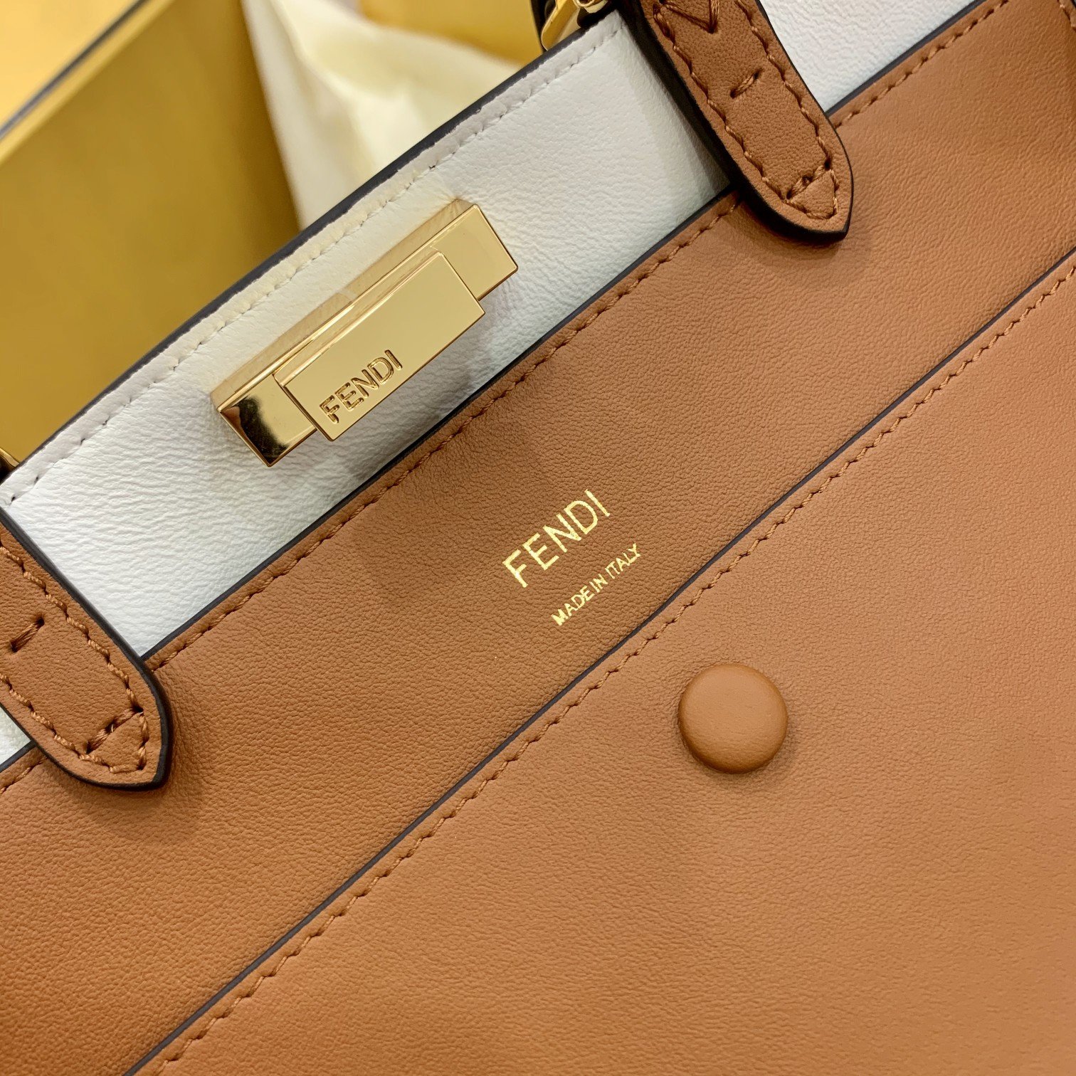 Replica Fendi Peekaboo X-Lite Handbags