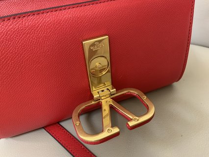 Replica Valentino Garavani VSLING Handbags